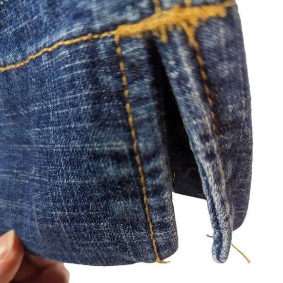 LEVIS OUTBACK Cotton Stretch Flat Front Denim Capris Medium Blue Wash Size 8 Mis - Picture 13 of 14